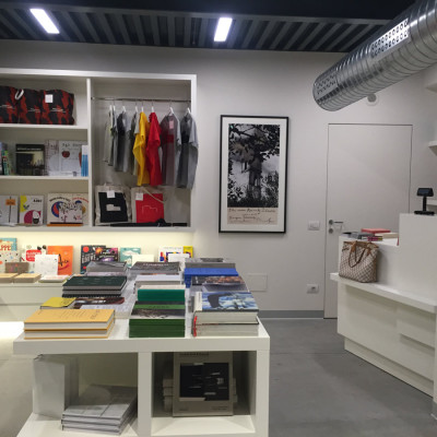book shop hangar bicoccca (7 of 8)